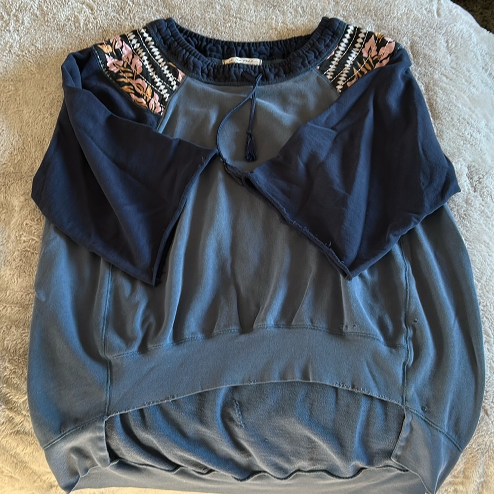Free people short sleeve sweatshirt, medium